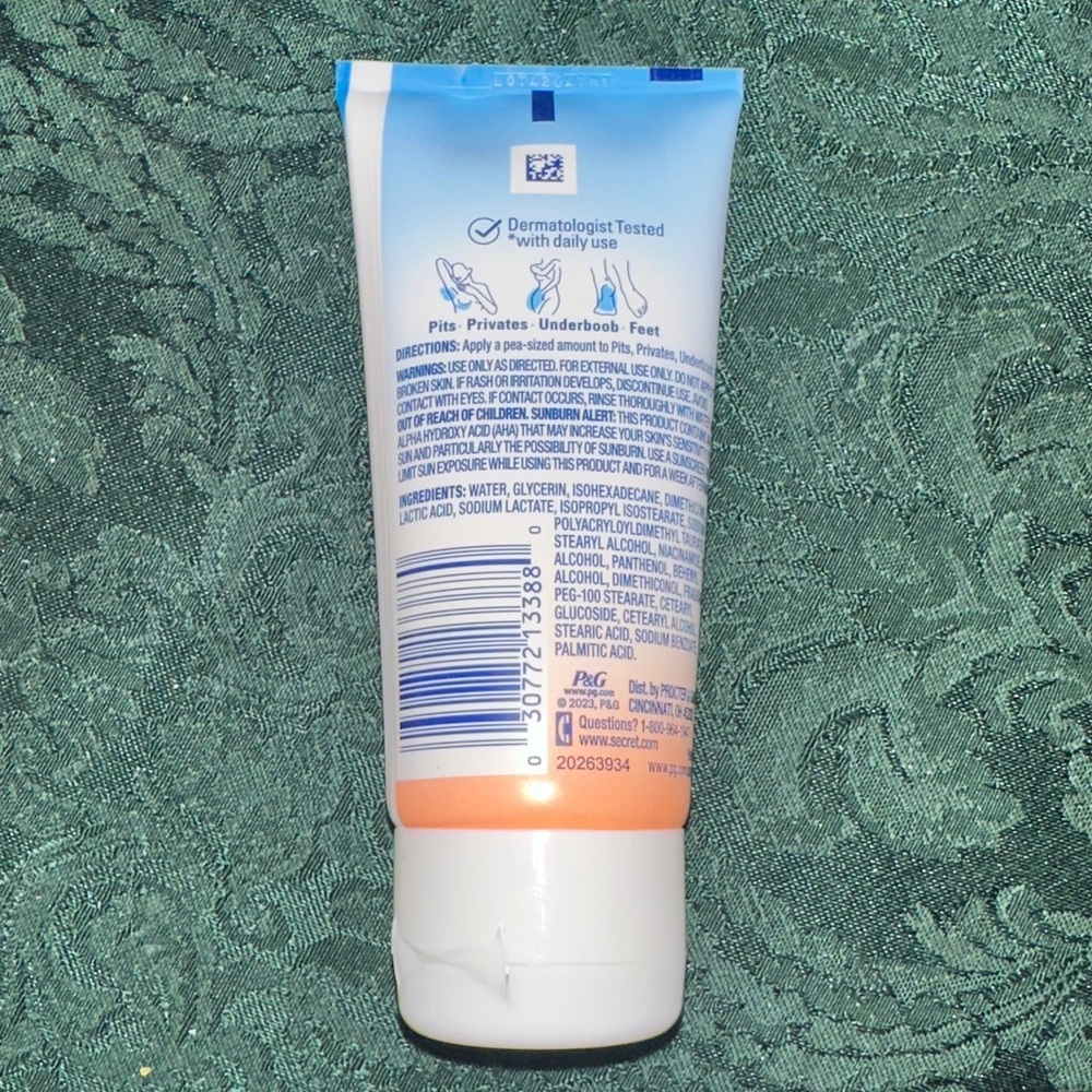 Secret Whole Body Deodorant - Peach & Vanilla Blossom Aluminum Free Invisible - Picture 2 of 2